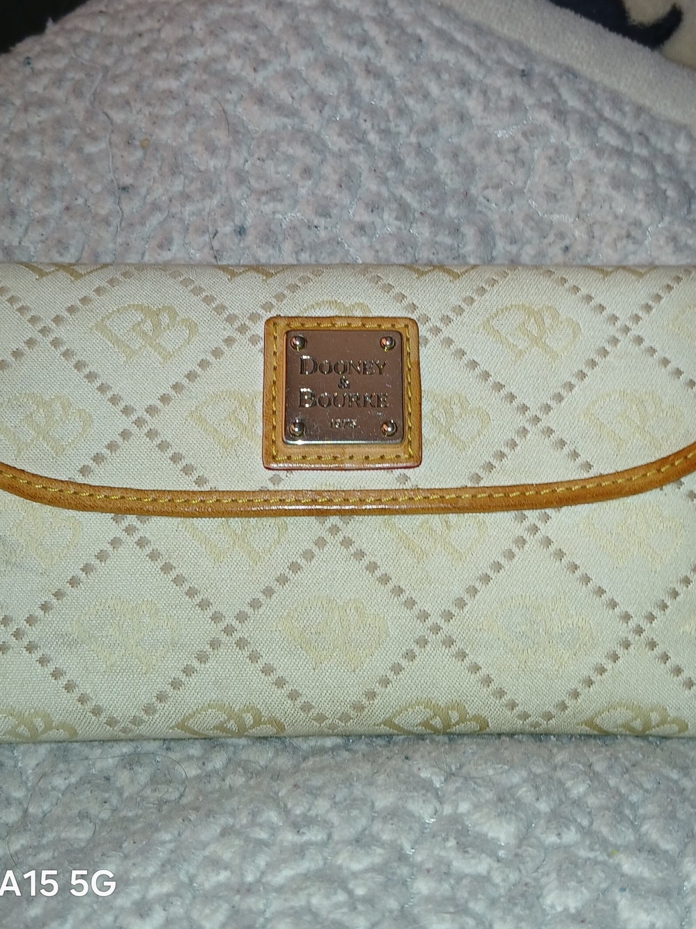 👛 Dooney & Bourke Cream Signature Continental Wallet with Tan Trim